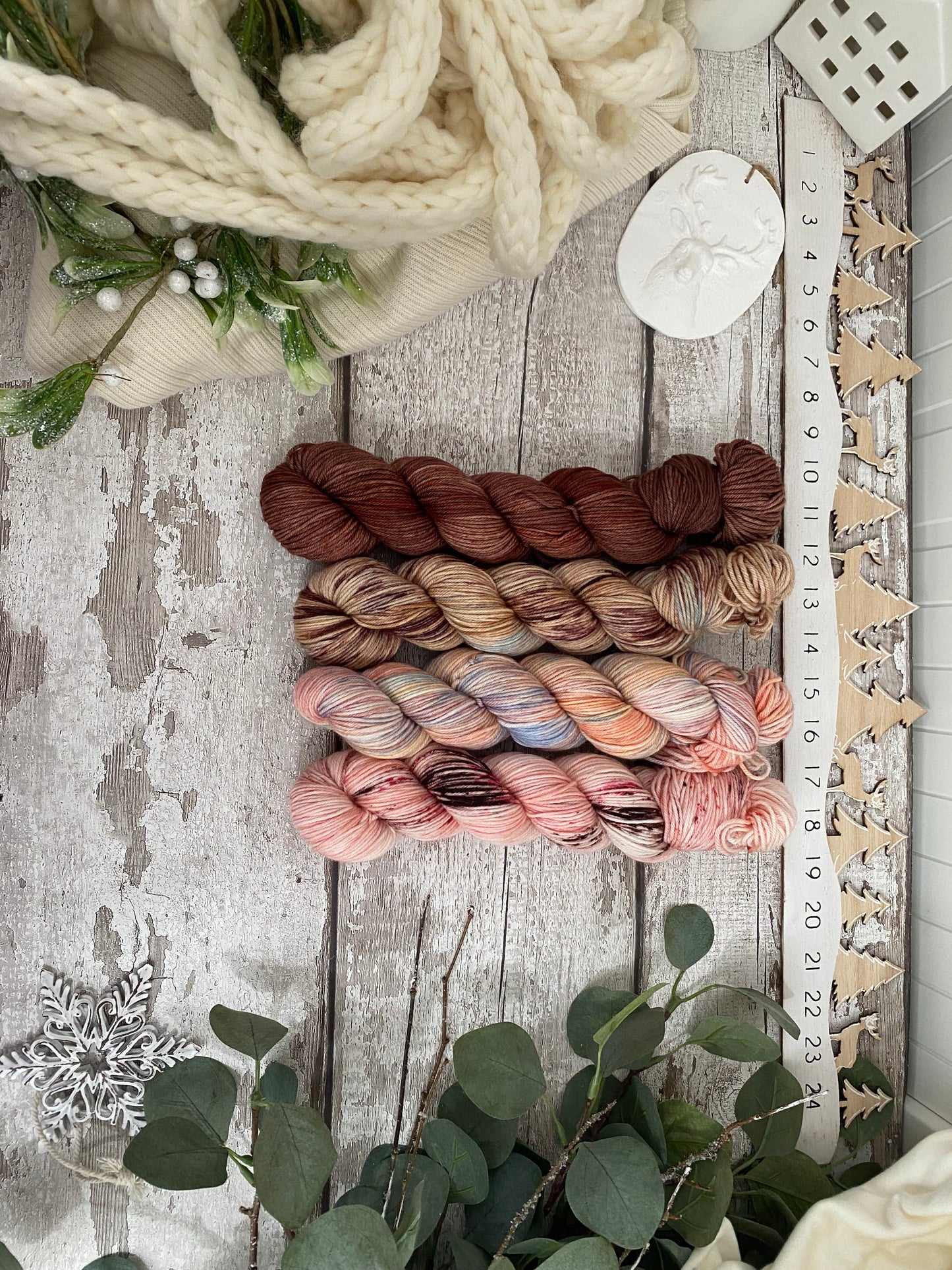 Advent 2025 Christmas Chalet Sleigh Away Advent 24 x MINISKEINS READY TO SHIP