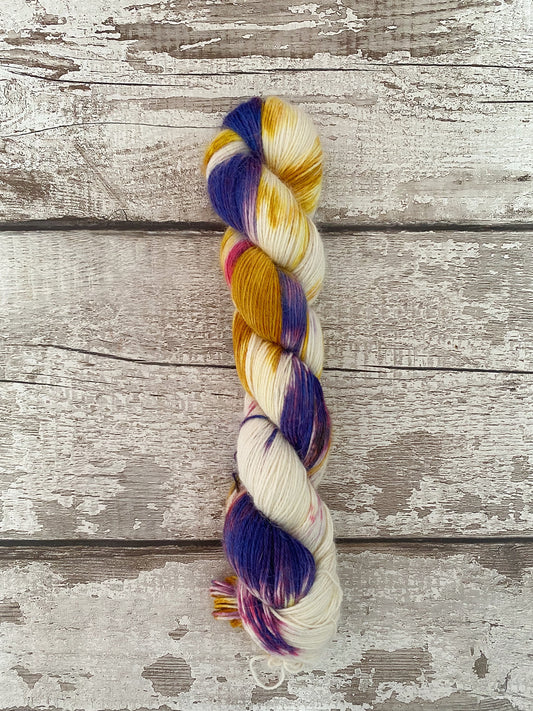 Hand Dyed Yarn Luxe 4ply Klimt