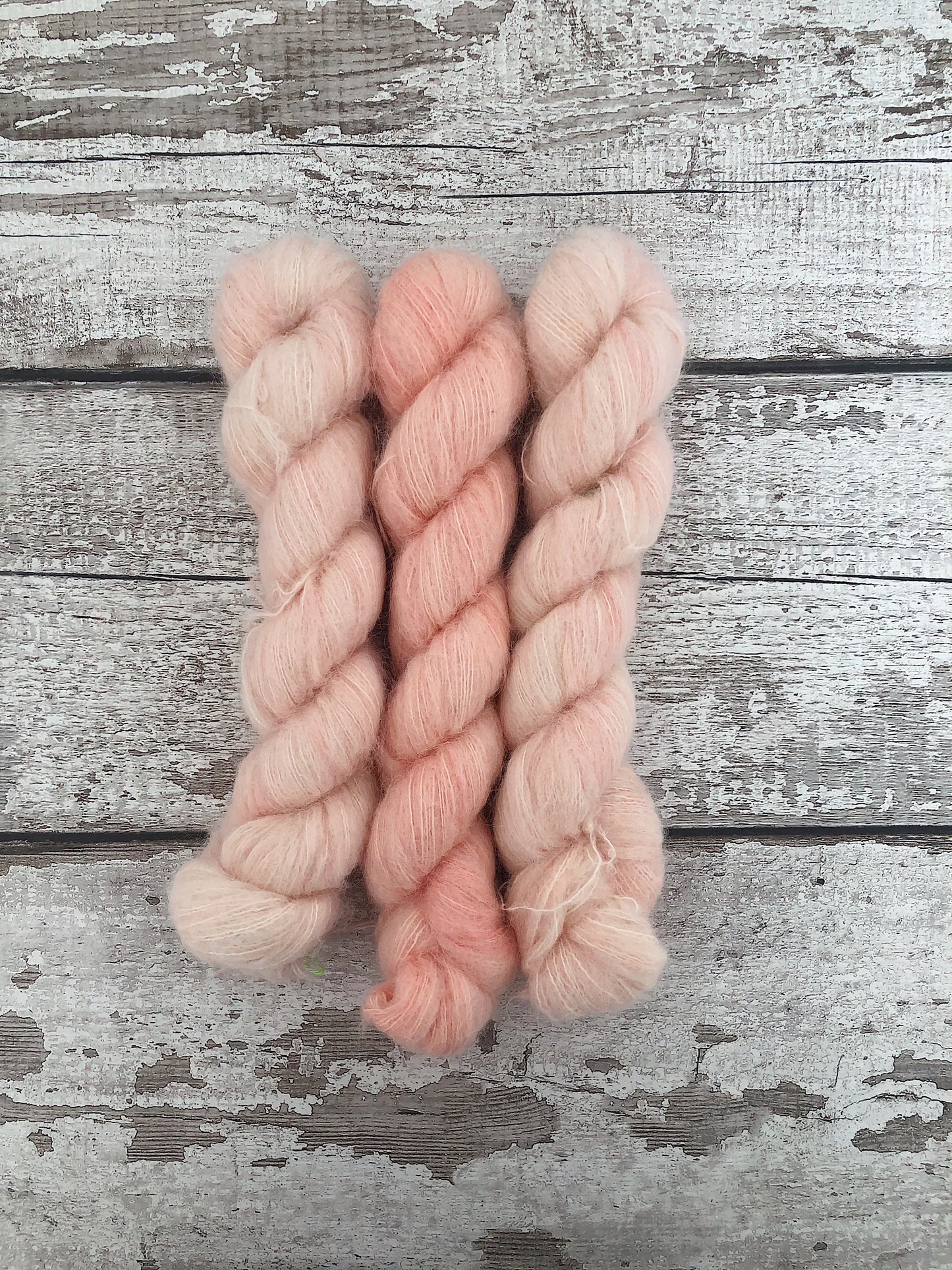 Lace Suri Alpaca Yarn Pin Up